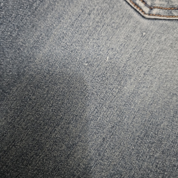 Celebrity Pink Cropped Jeans! - Picture 2 of 8